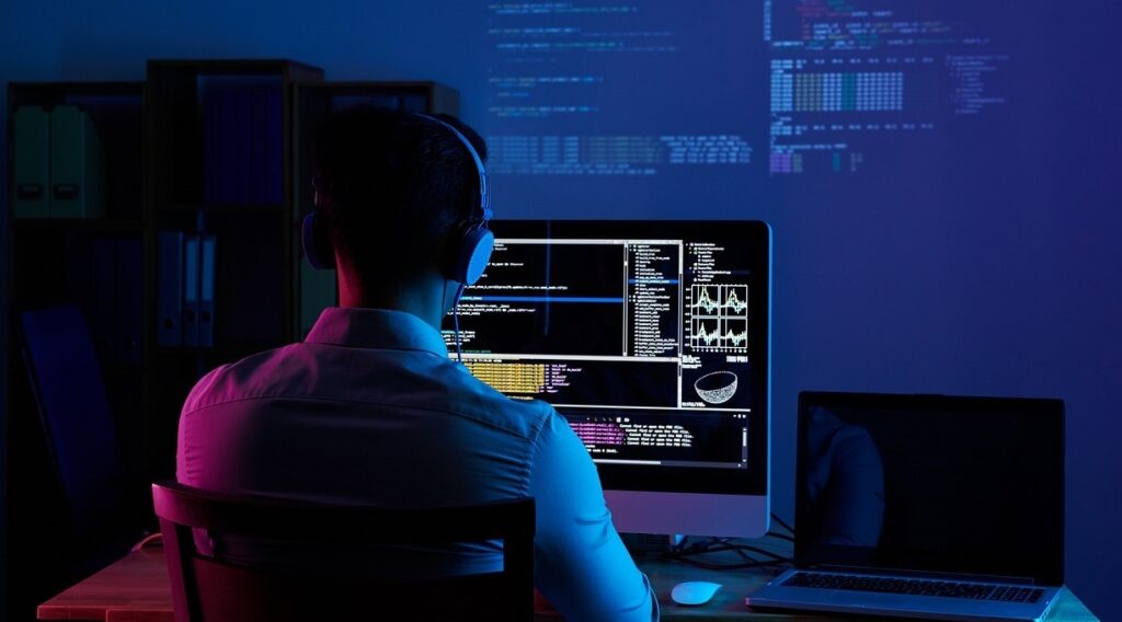 What are the Key Benefits of Outsourcing Developers for Your Business? 2 What are the benefits and risks associated with outsourcing developers?
