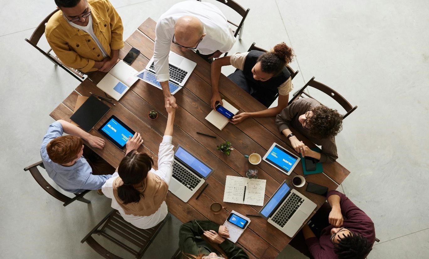 Tips to Navigate the Startup Journey and Overcome Common Challenges? 4 Building and managing a team