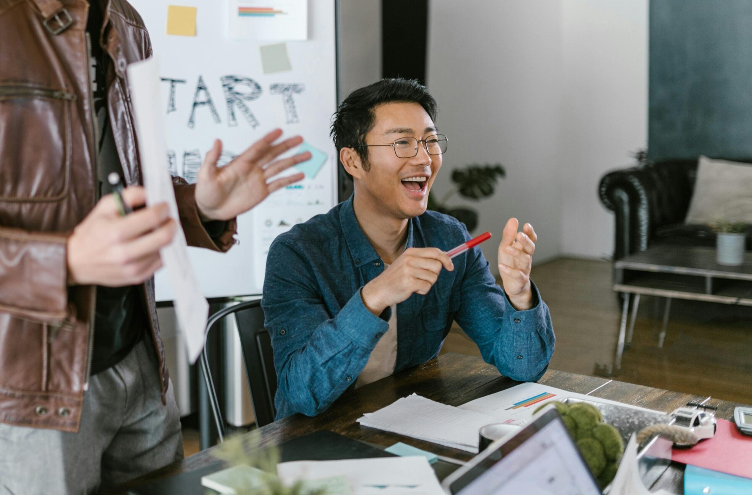 How Should a Start-up Present Its Market Opportunity in a Pitch Deck?
